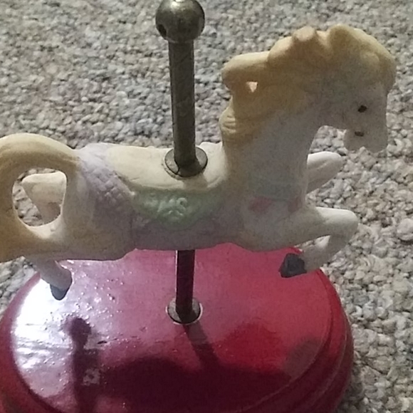 Carousel horse - Picture 2 of 2